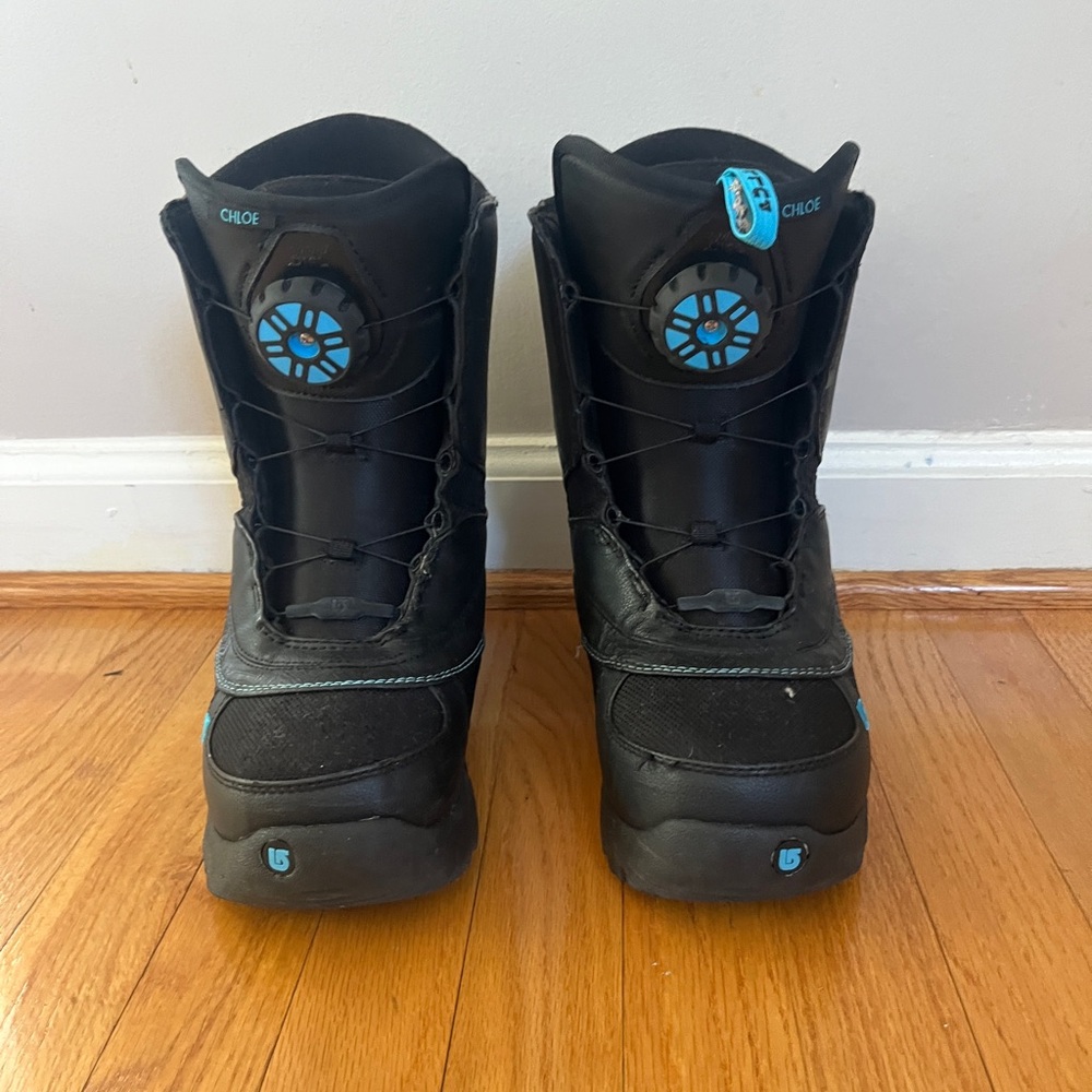Burton size 7.5 W (size 6Mens/Kids) Black snowboard Boots. Chloe, BOA